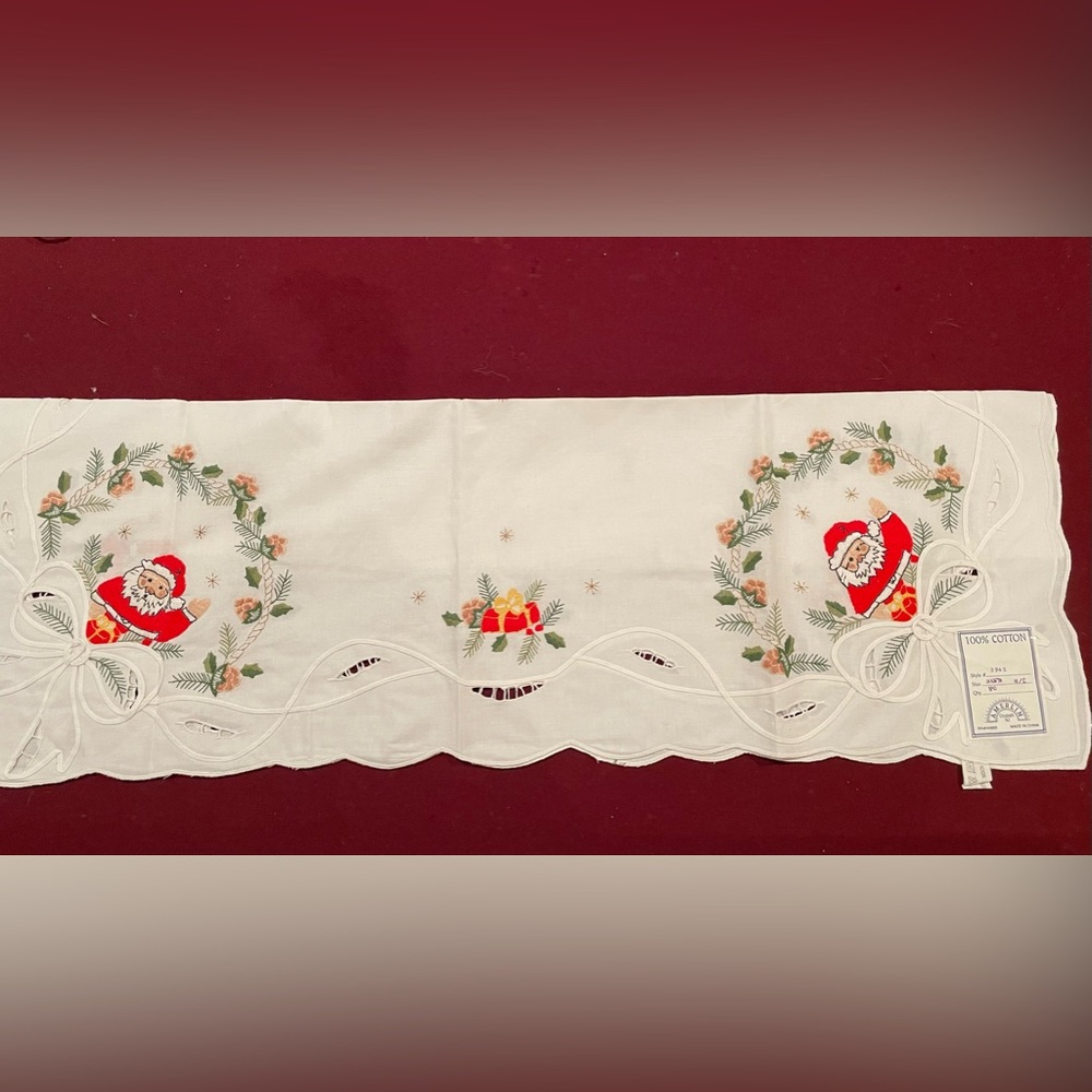 Amerlin Christmas Santa White Table Cloth 36” x 36” 100% Cotton NWT